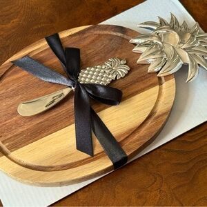 Elegant Pineapple cheeseboard.